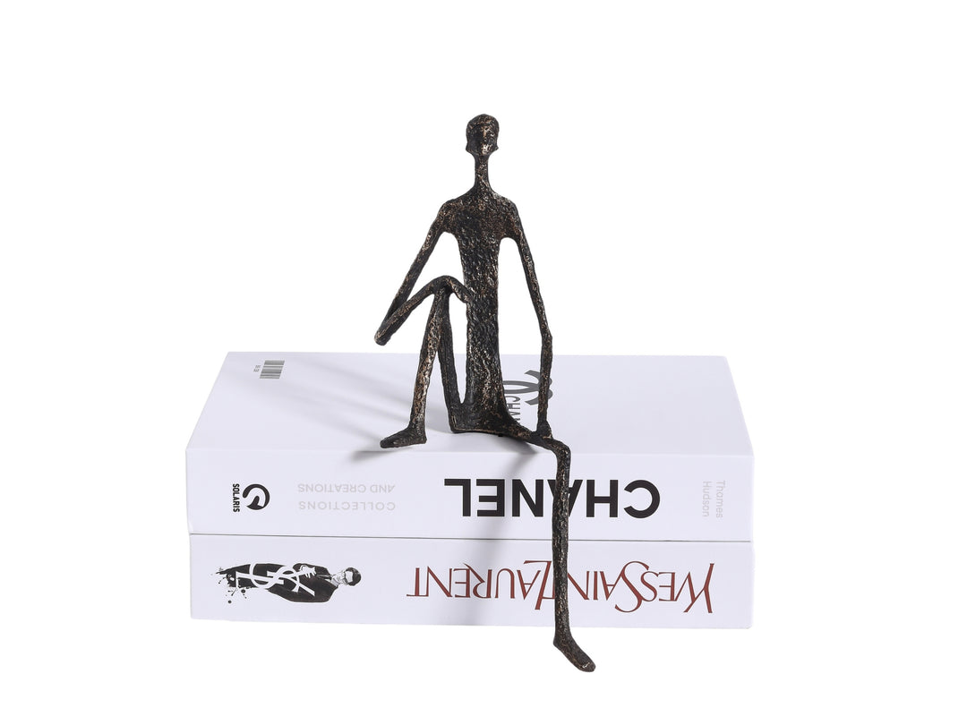 Minimalist Nordic Sitting Figurine – Black & Gold Metal