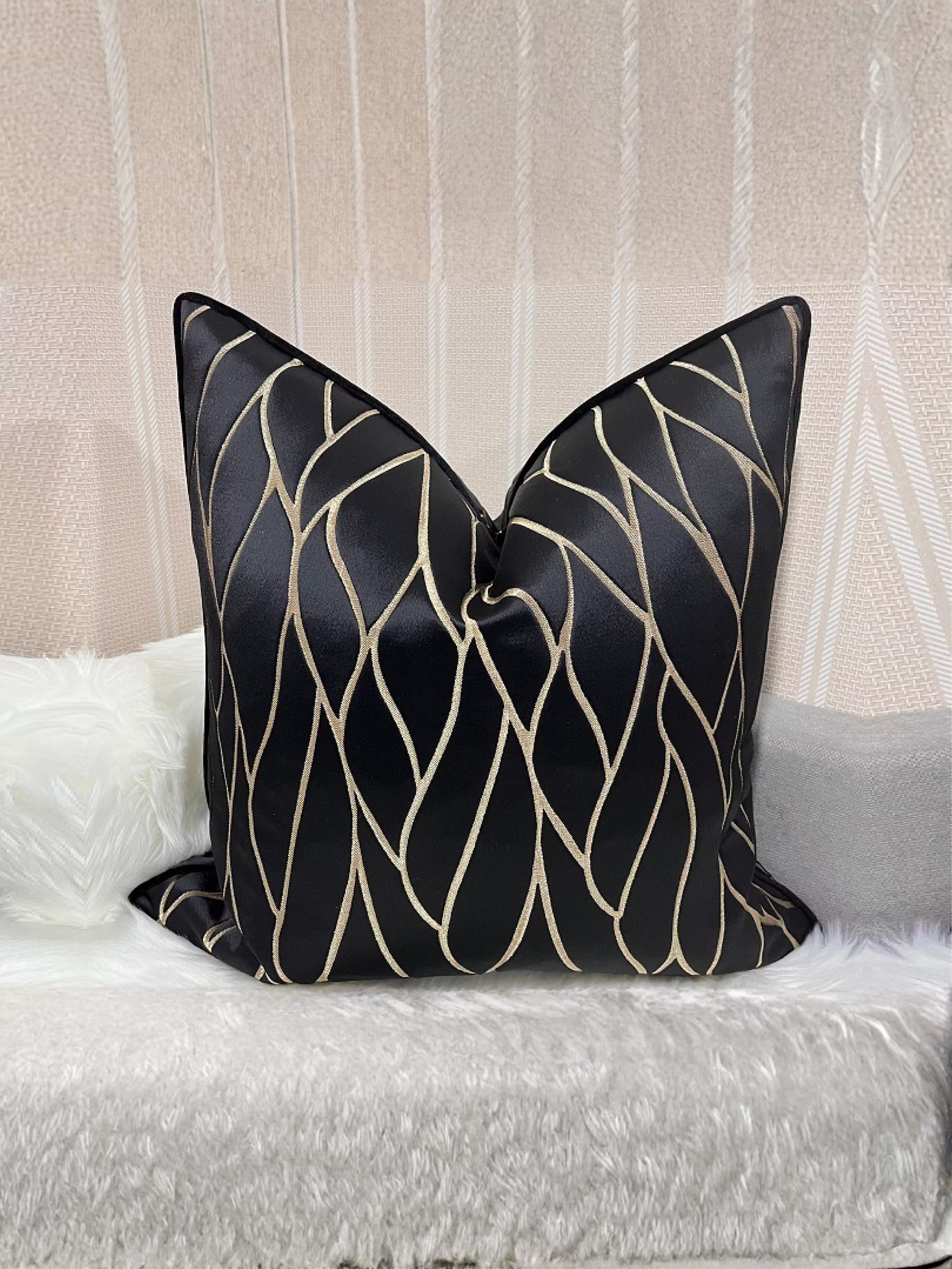 Throw Cushions & Outdoor Pillows