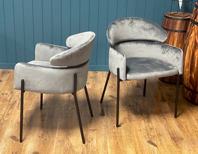 Jasper Scratch-Resistant Grey Velvet Curved Back Dining Chair with Matte Black Metal Legs