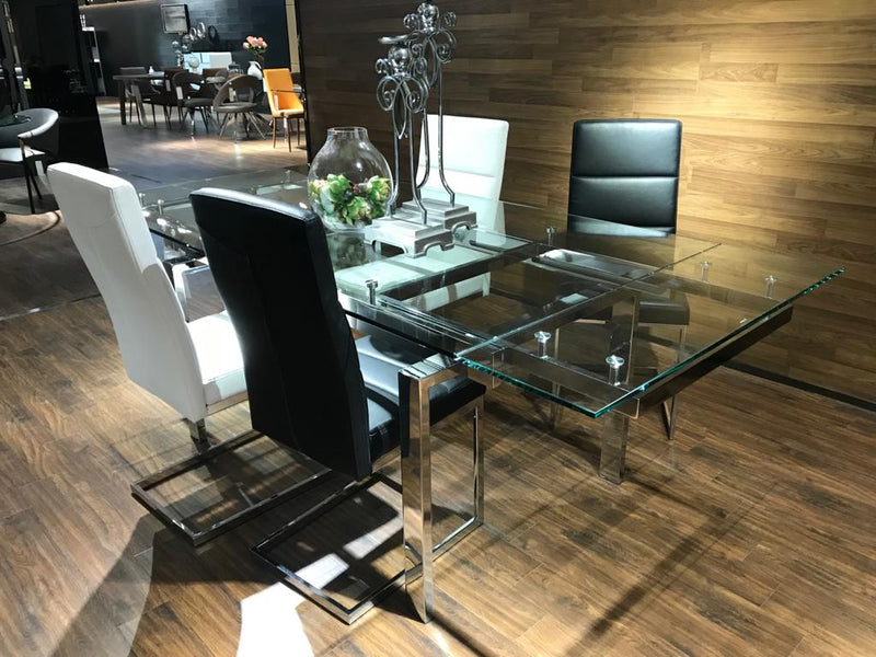 Oliver Extendable Dining Table